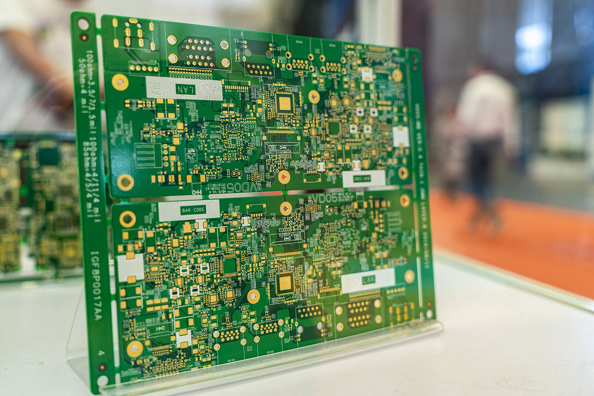 印制板噴砂用棕剛玉微粉400目可以嗎？印制板又叫PCB電路板